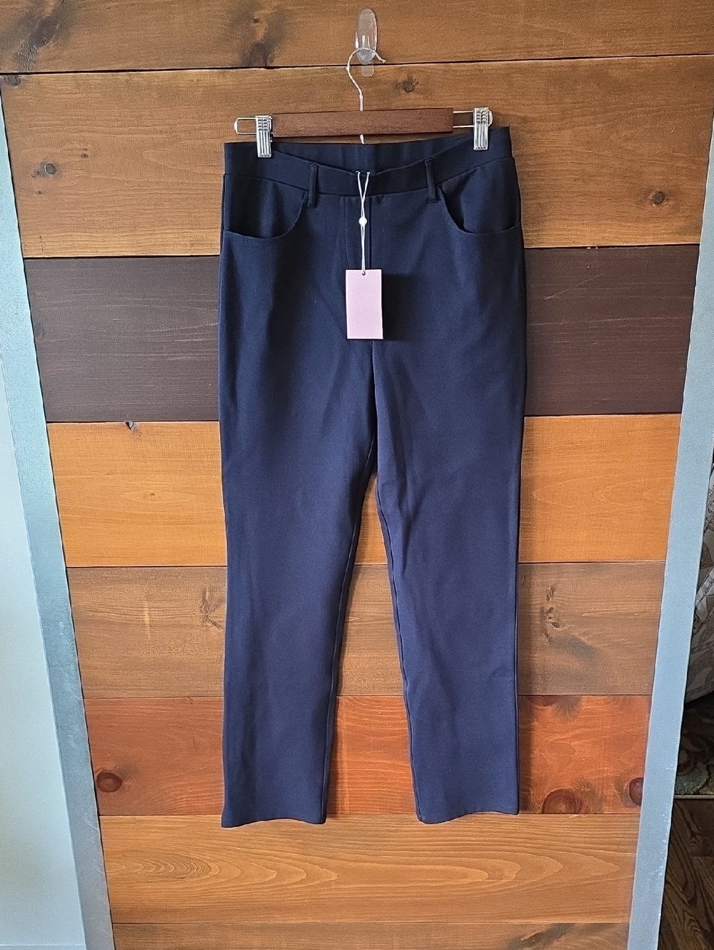 Quince Navy Ultra Stretch 4 Pocket Ponte Pull-On Pants. Medium.  Never Worn.